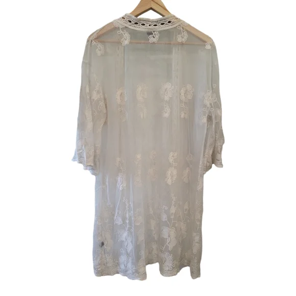 Rue21 white lace kimono floral embroidery feminine romantic - Picture 2 of 4